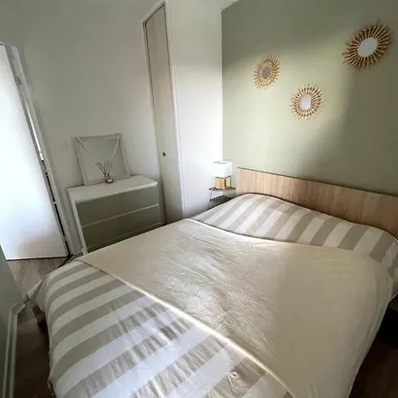 Apartment Vue Mer, 5min A Pied De La Plage, Parking Prive